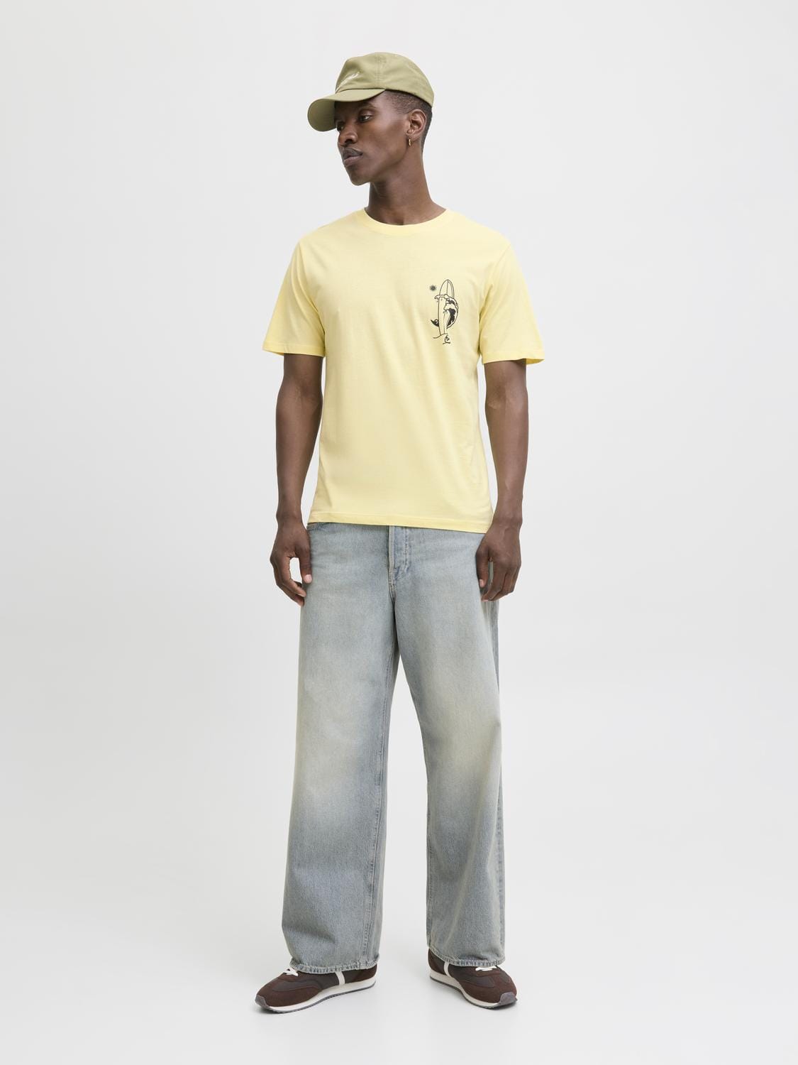 model_shot-front_full